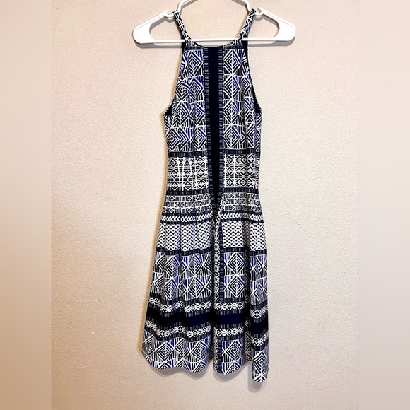 Vince Camuto Dresses & Skirts - Vince Camuto Blue and White Sleeveless Halter Sheath Cocktail Dress. Size 4